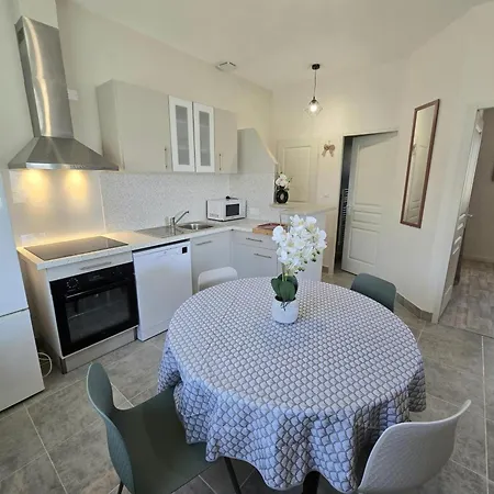 Maison A La Campagne Avec Terrasse, Animaux Acceptes - Fr-1-616-467 * Génis